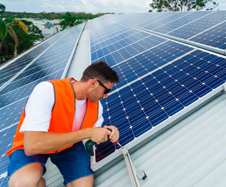 Solar Panel Installing Expert